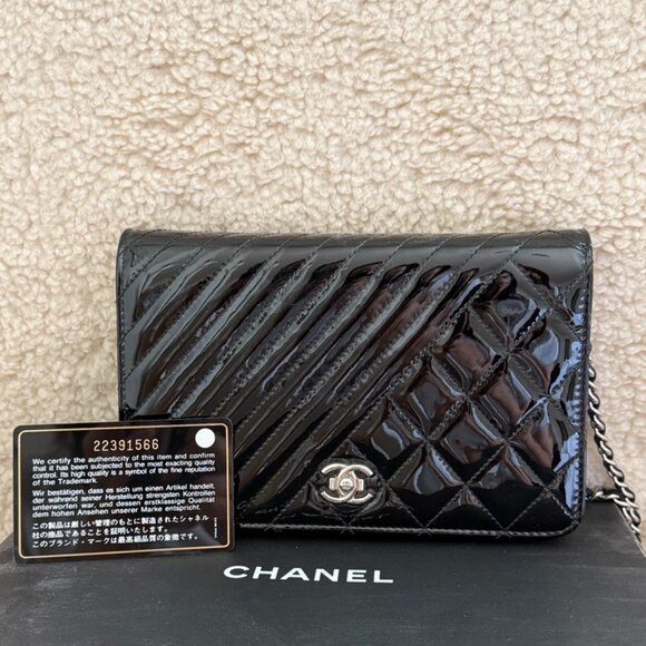 Authentic CHANEL Wallet on Chain WOC – Black Patent Leather - Picture 1 of 6